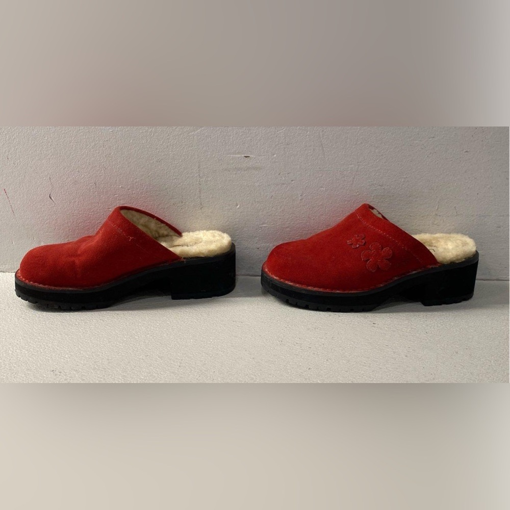 Uggs Red Suede Leather Lambs Wool Lined Mules Red Size 7